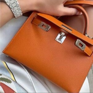 🩵 SALE 🩵 Cute Little Orange Leather Handbag